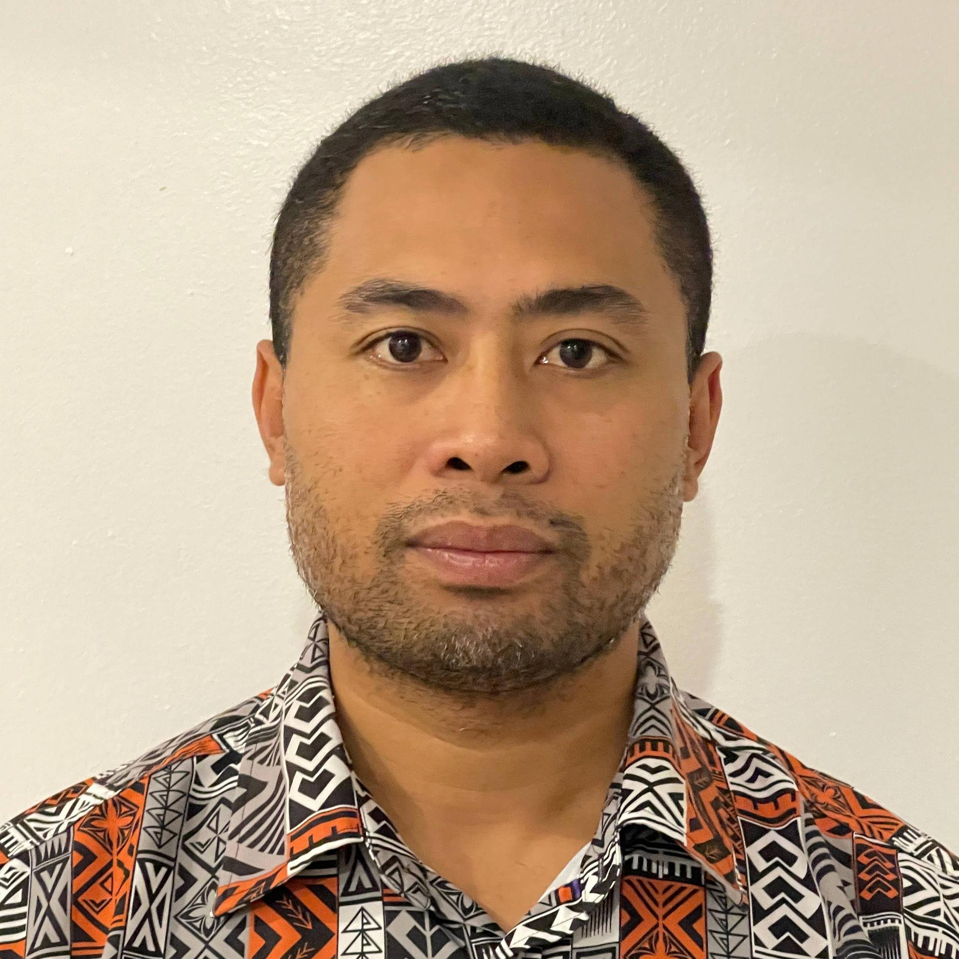 Sione Vikilani Cruzat Vainikolo